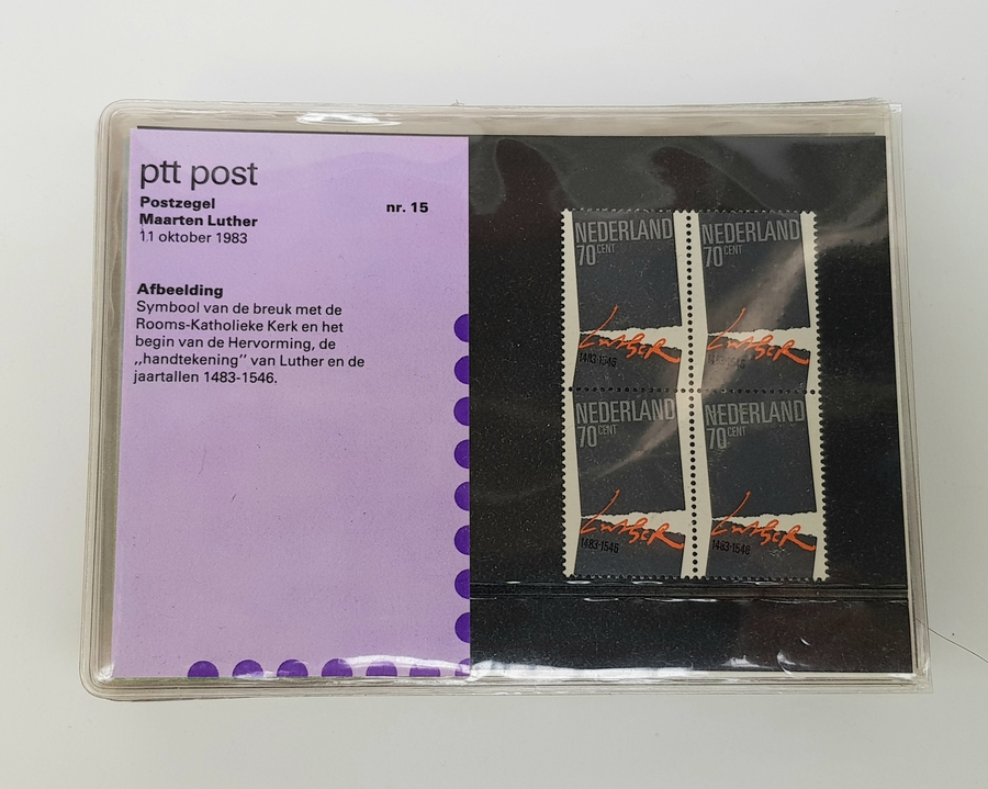 220. Postzegelmapjes, eerste dag enveloppen en postzegelboekjes Nederland 220. Postzegelmapjes, eerste dag enveloppen en postzegelboekjes Nederland
